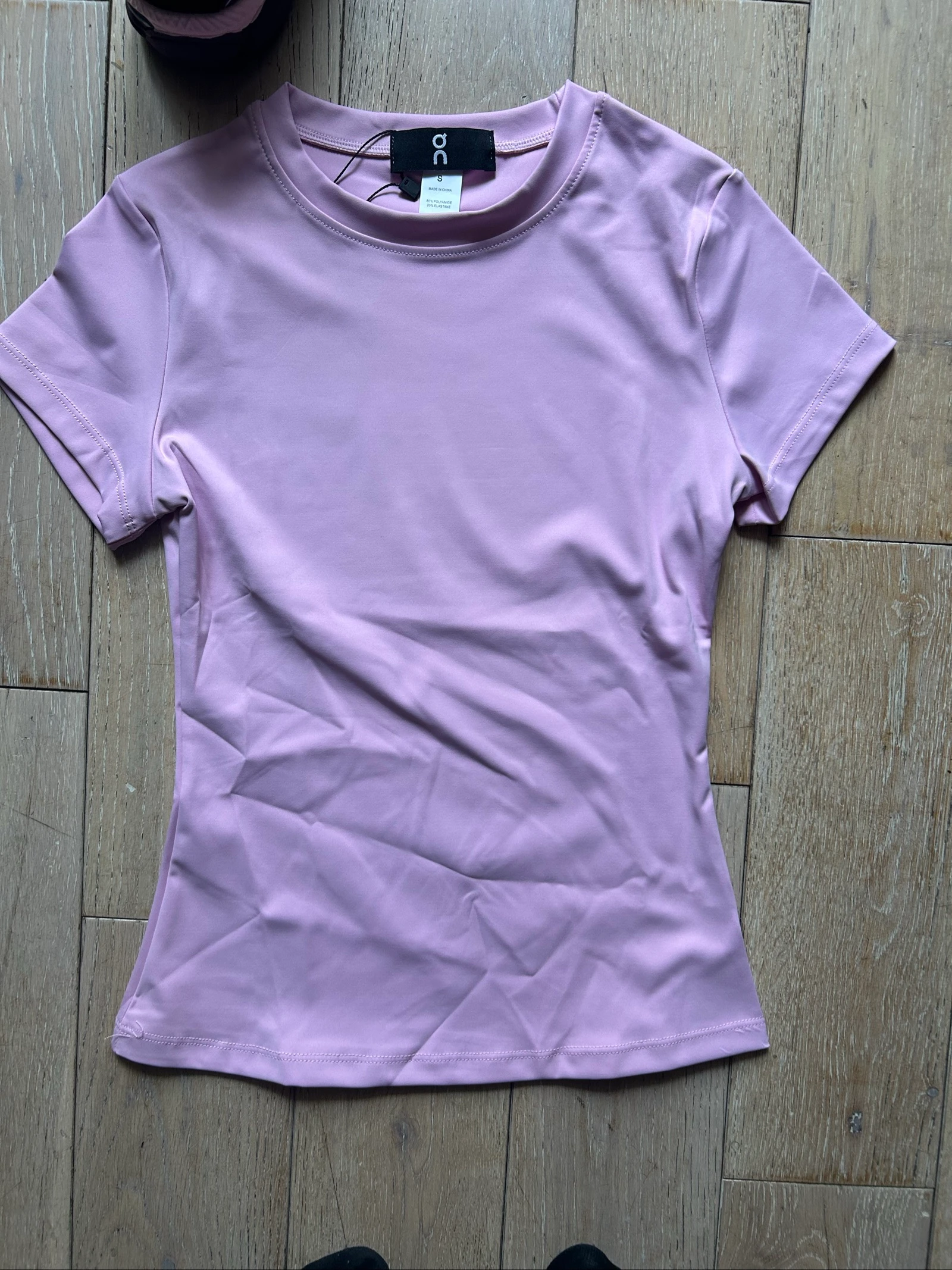 Haut rose stylé